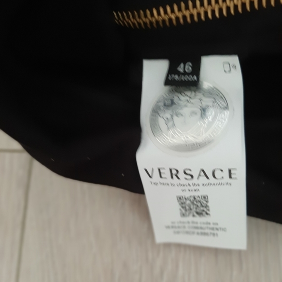 Authentic Gianni Versace Hoodie - Picture 15 of 15